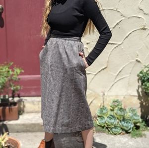 Vintage wool houndstooth plaid skirt with pockets